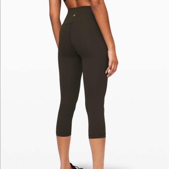 lululemon athletica Pants - Lululemon Wunder Under HR Crop Luxtreme Size 8
